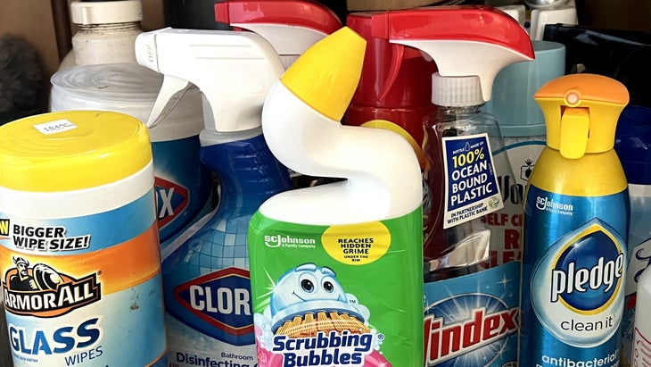 Switching from these toxic, plastic-packaged household cleaning products is my new year's resolution