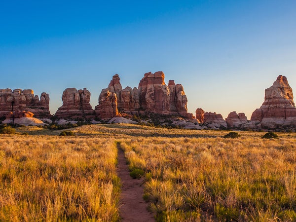 Trail into the needle formations at Chesler Park, Needles District, Canyonlands National Park