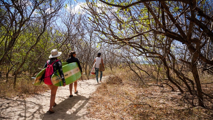 Surf With Amigas Costa Rica