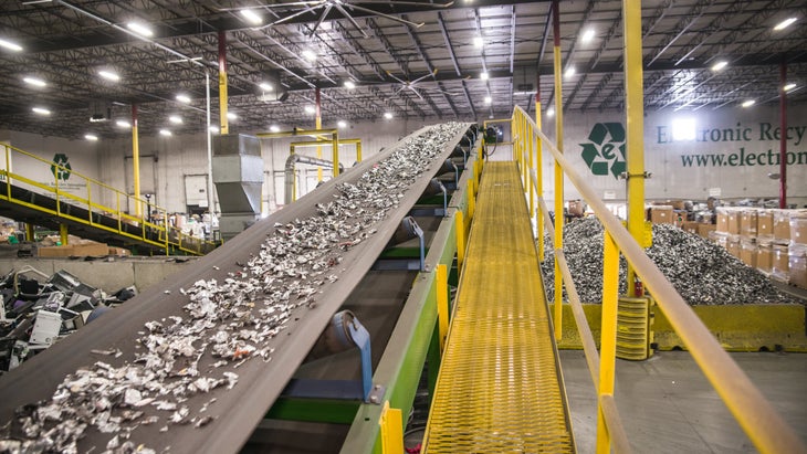 Conveyor belt with recycled e-waste