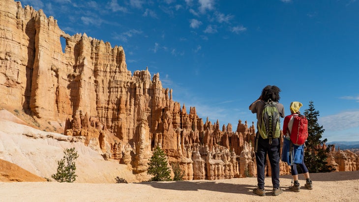 HIkers at the Wall of Windows, Bryce Canyon National Park.