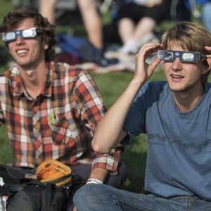spectators total eclipse April 2024
