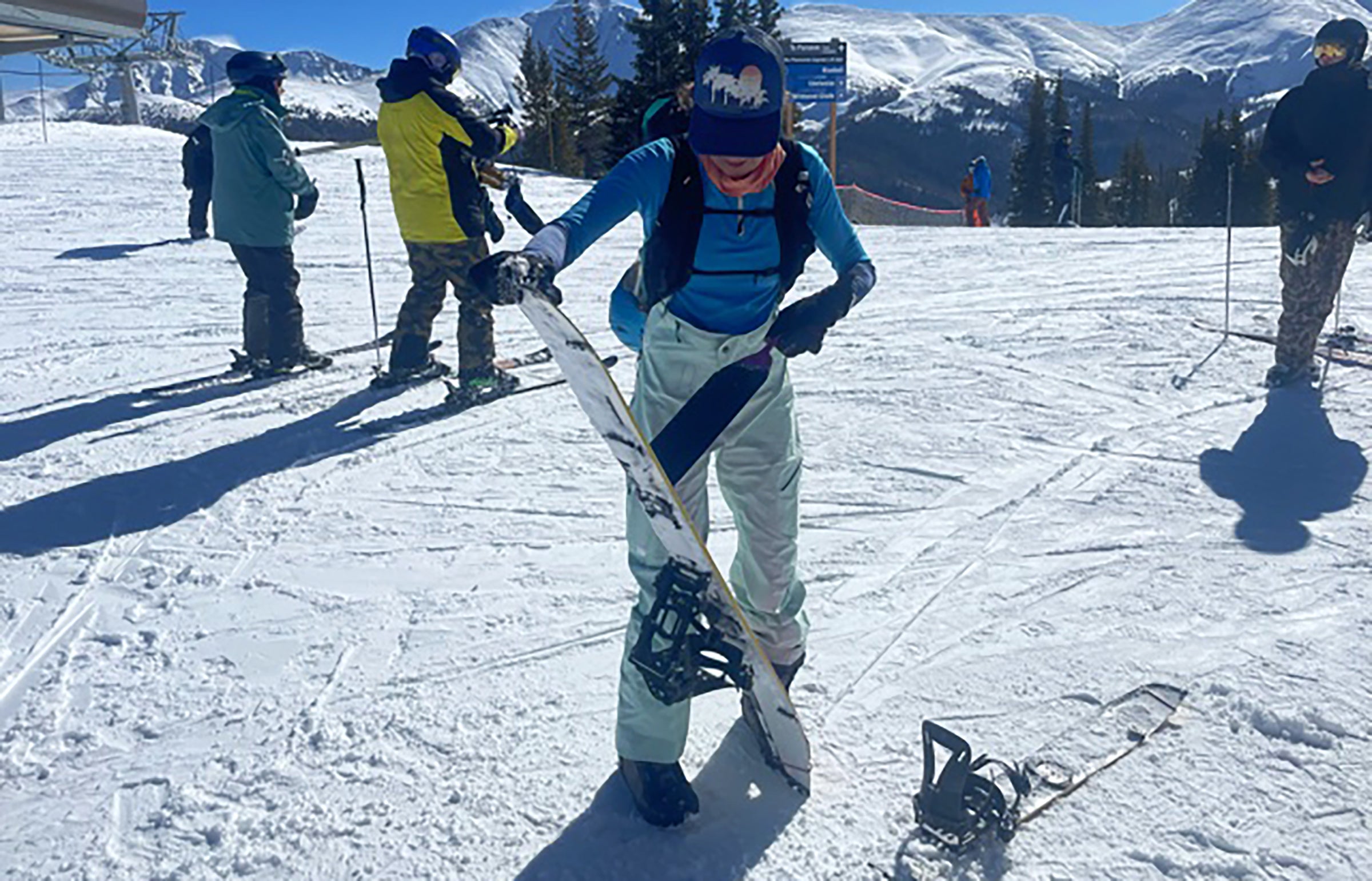 removing skins from splitboard