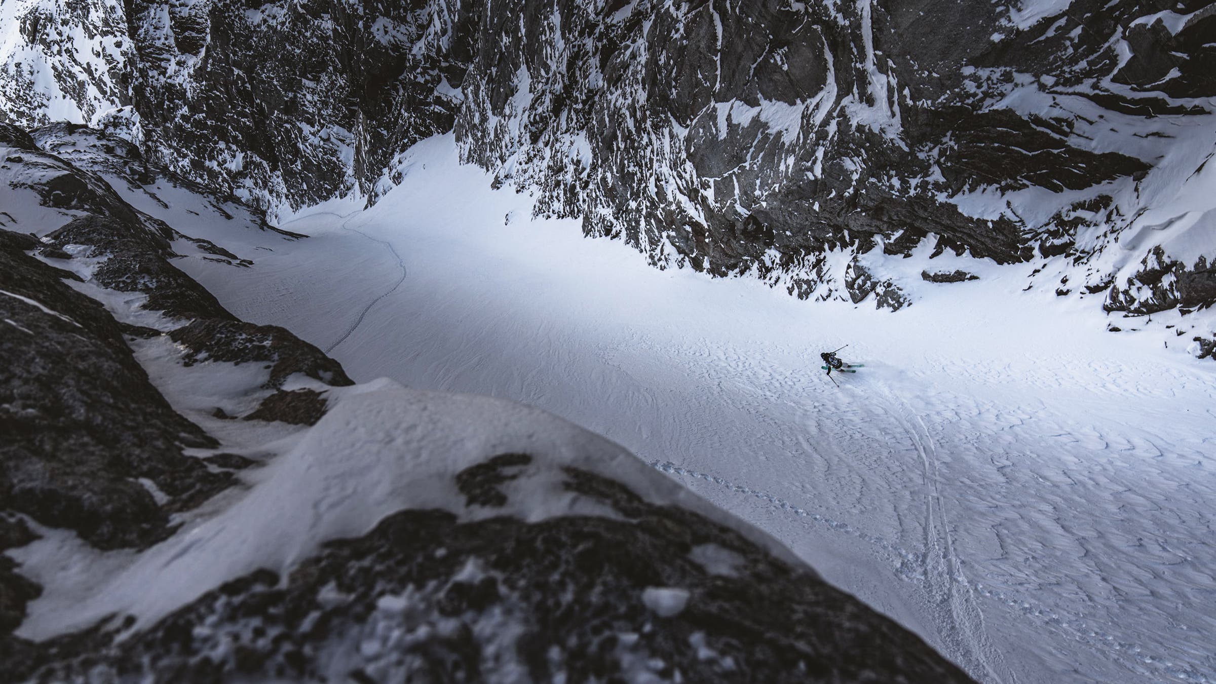 Lusti skiing a couloir on Canada’s Baffin Island in 2022.