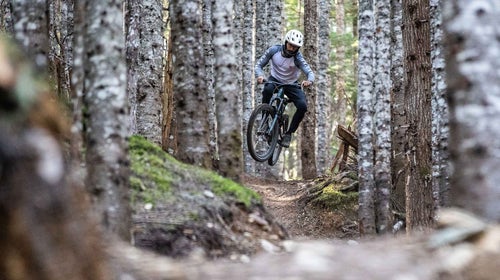 Pinkbike technical editor Dario DiGiulio takes the Trek Slash for a test ride in Bellingham, Washington.
