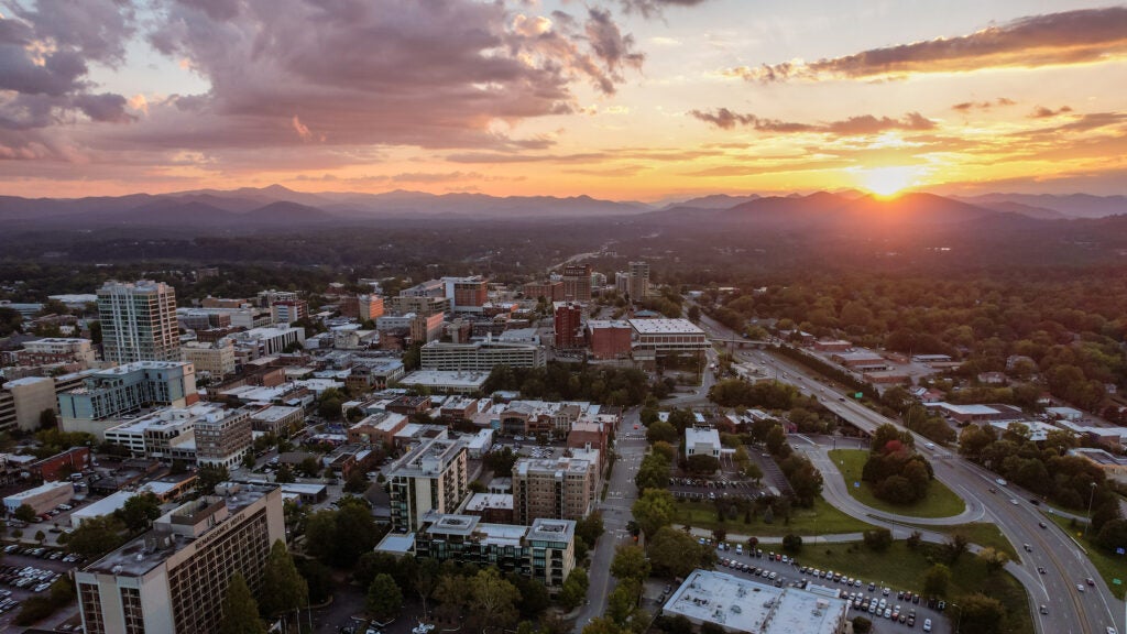 Outside's 2024 Editors' Choice Trip in Asheville, North Carolina - Vimarsana News