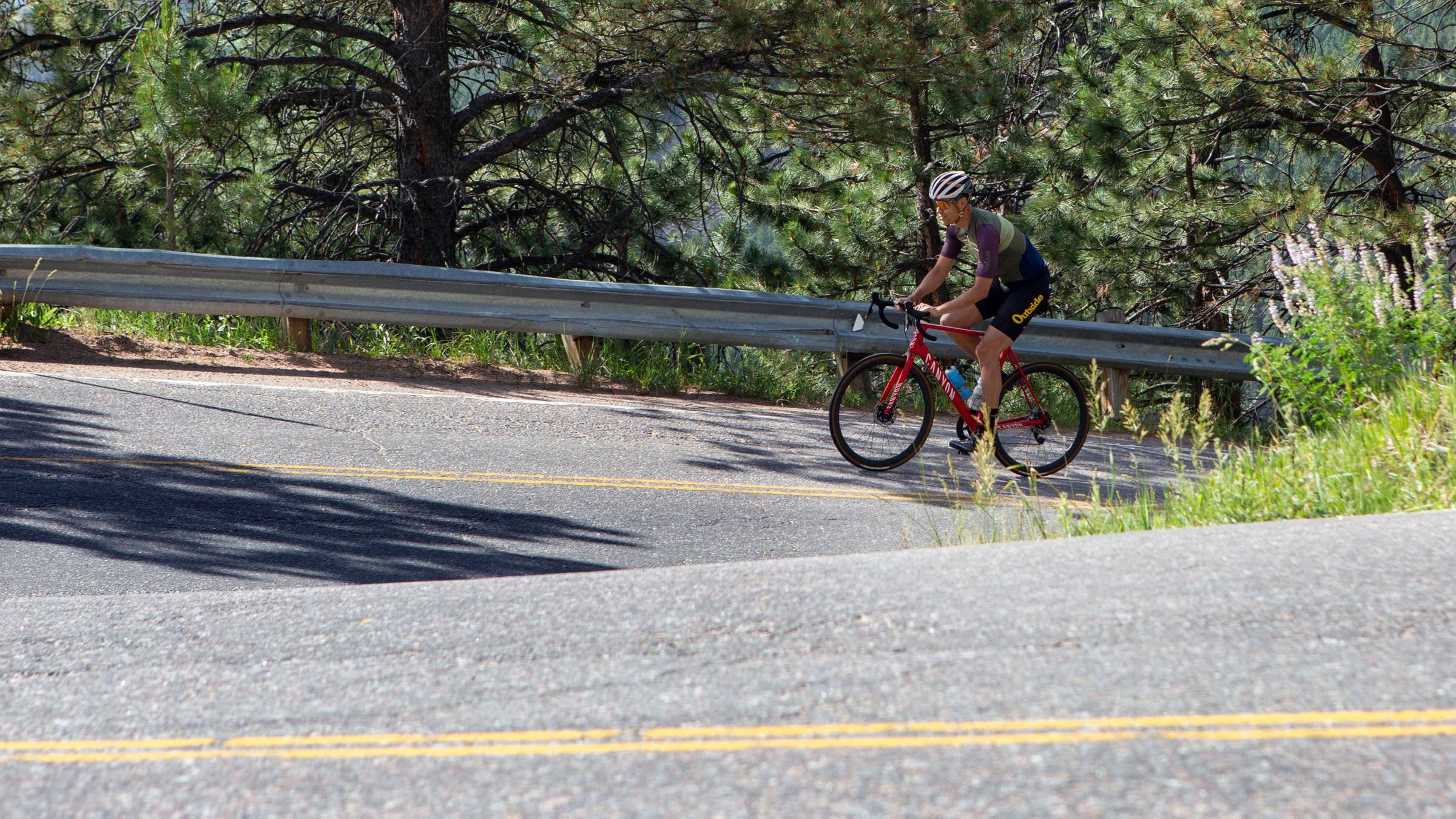 Articles editor Fred Dreier climbs Flagstaff Road in Boulder, Colorado.
