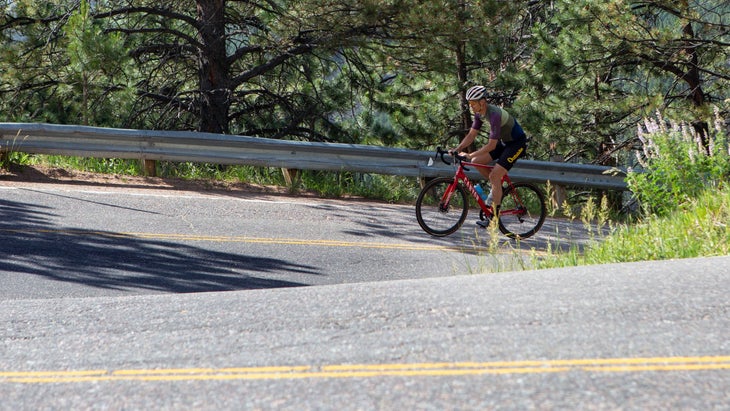 Articles editor Fred Dreier climbs Flagstaff Road in Boulder, Colorado. 