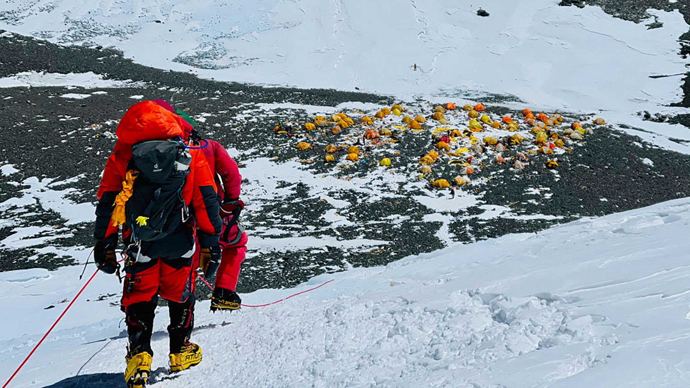 Climbers descend to Camp IV on Mount Everest