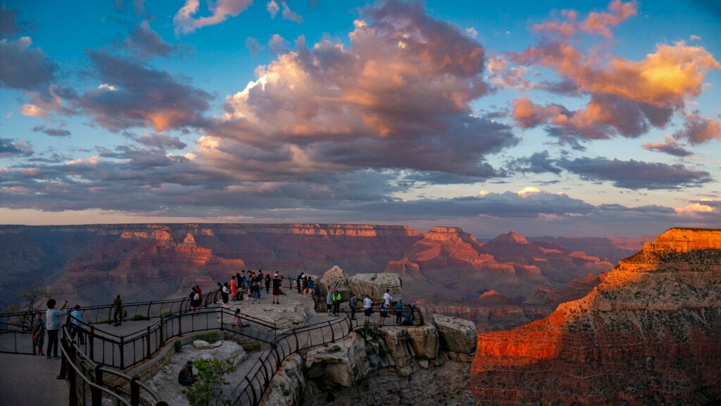 A New Study Connects National Park Crowds with Social Media - Vimarsana News