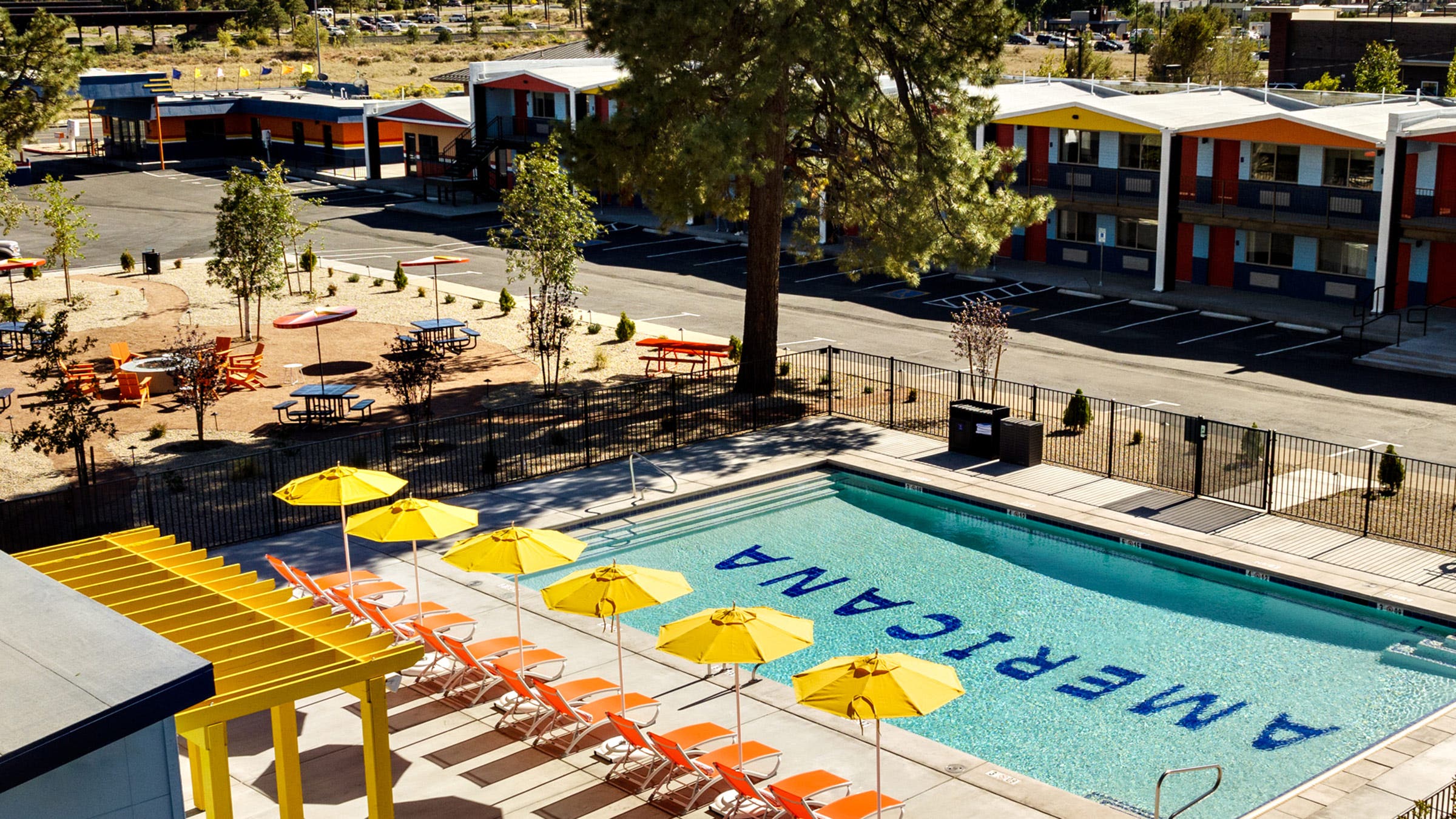 Americana swimming pool