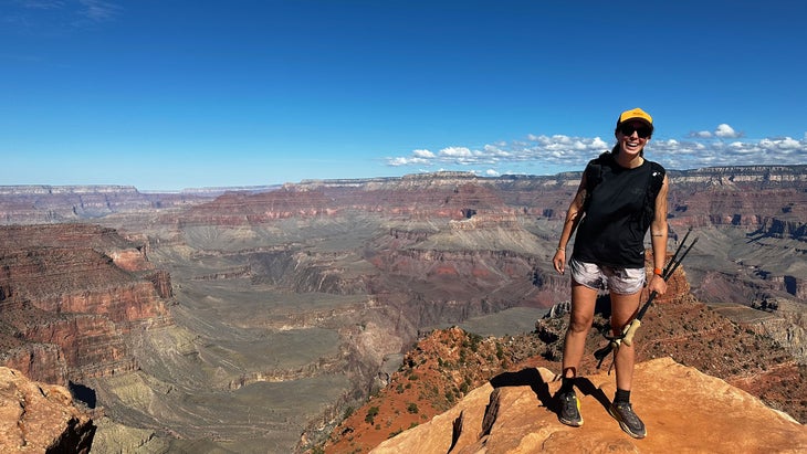 hiker on grand canyon rim to rim hike