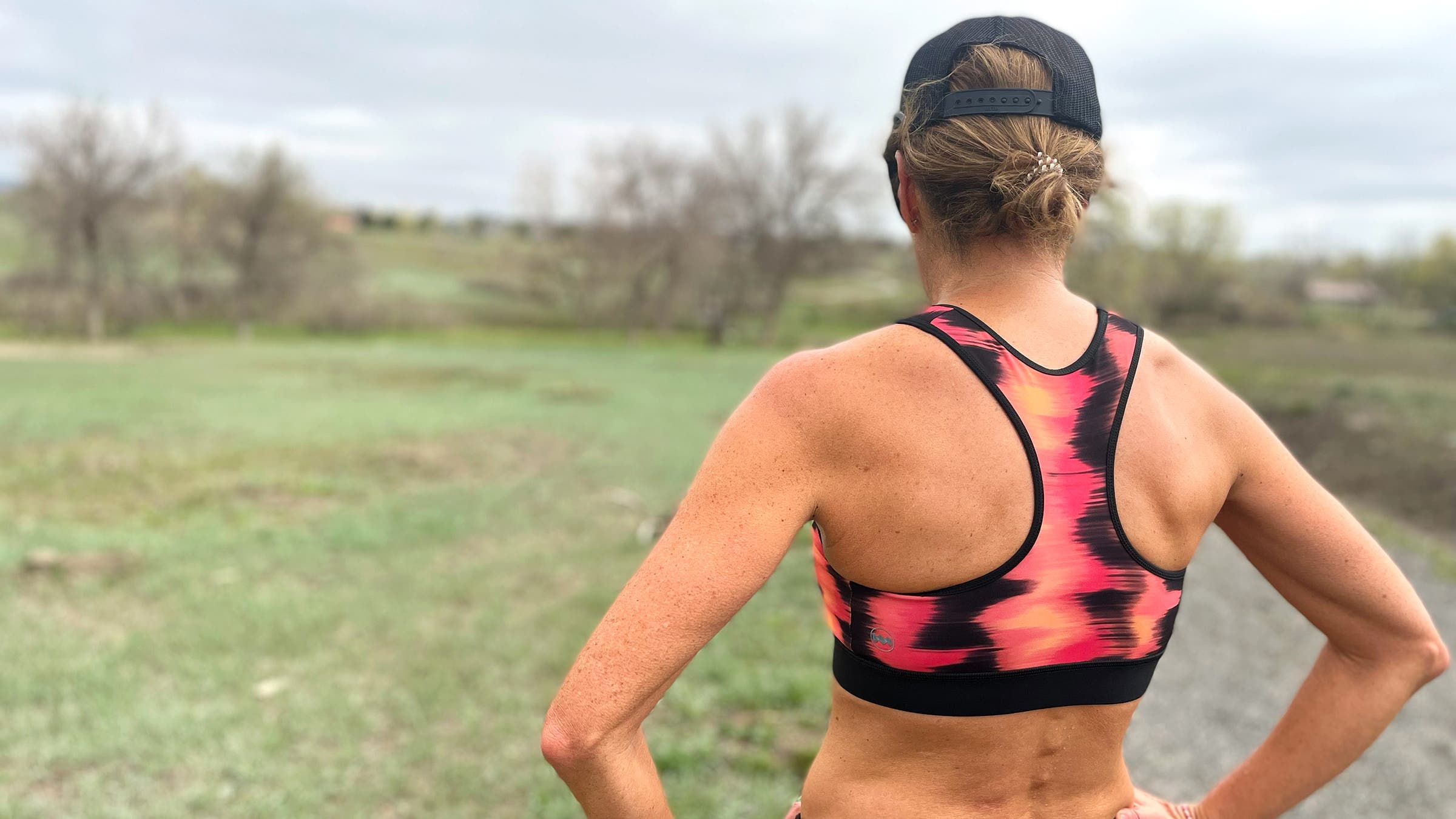 How to Put a Sports Bra on: Expert Tips for Comfort