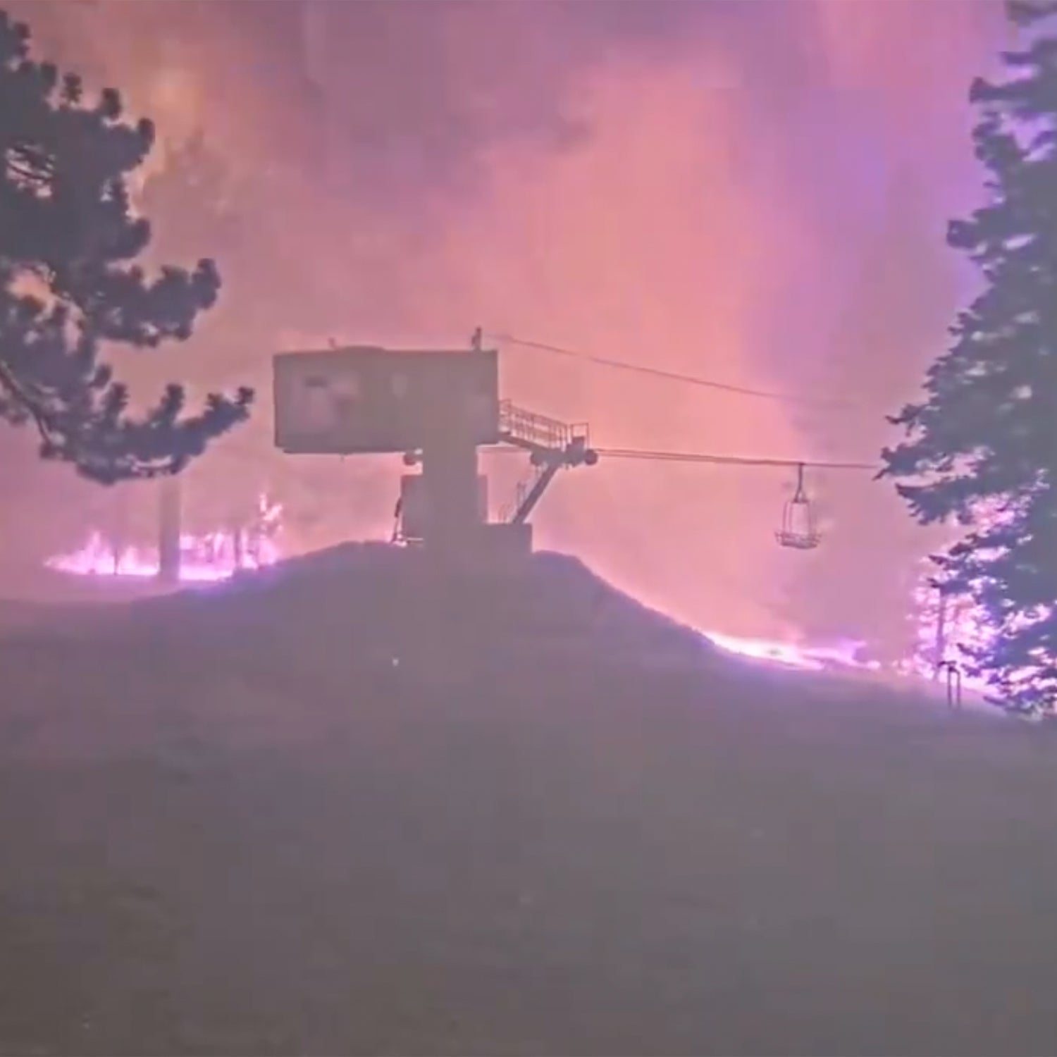 Mountain High Bridge Fire evacuation wrightwood