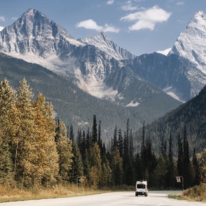 van touring Glacier National Park in the Kootenay Rockies region