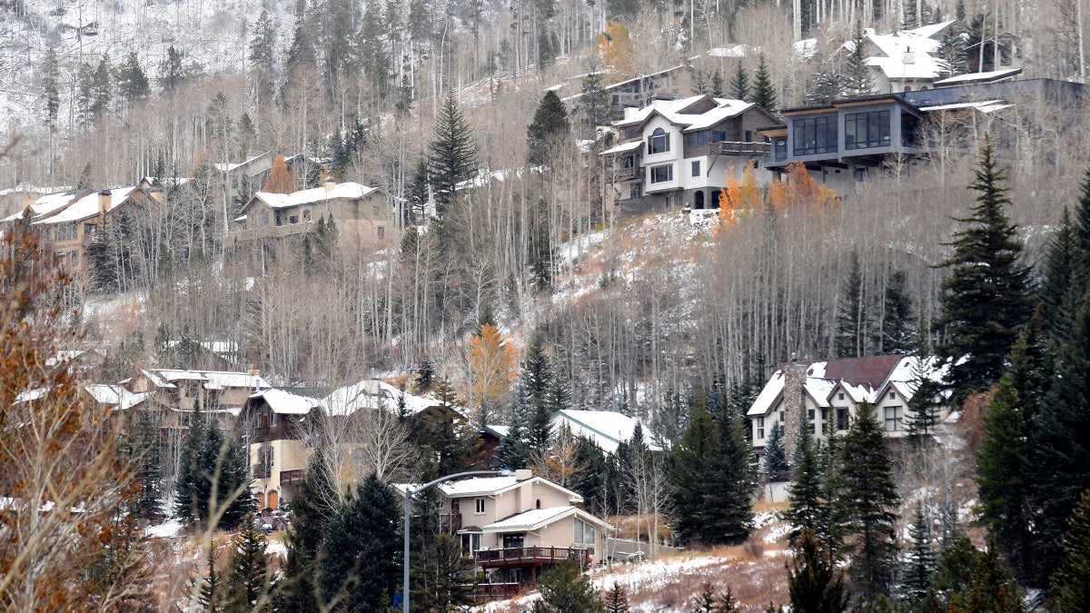 Rich Mountain Town Dwellers Are Pumping Extra Oxygen into Their Homes