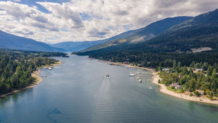 a scenic ferry ride between Balfour and Kootenay Bay