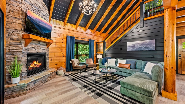 Clever Cubs Cabin Airbnb near Great Smoky Mountains National Park