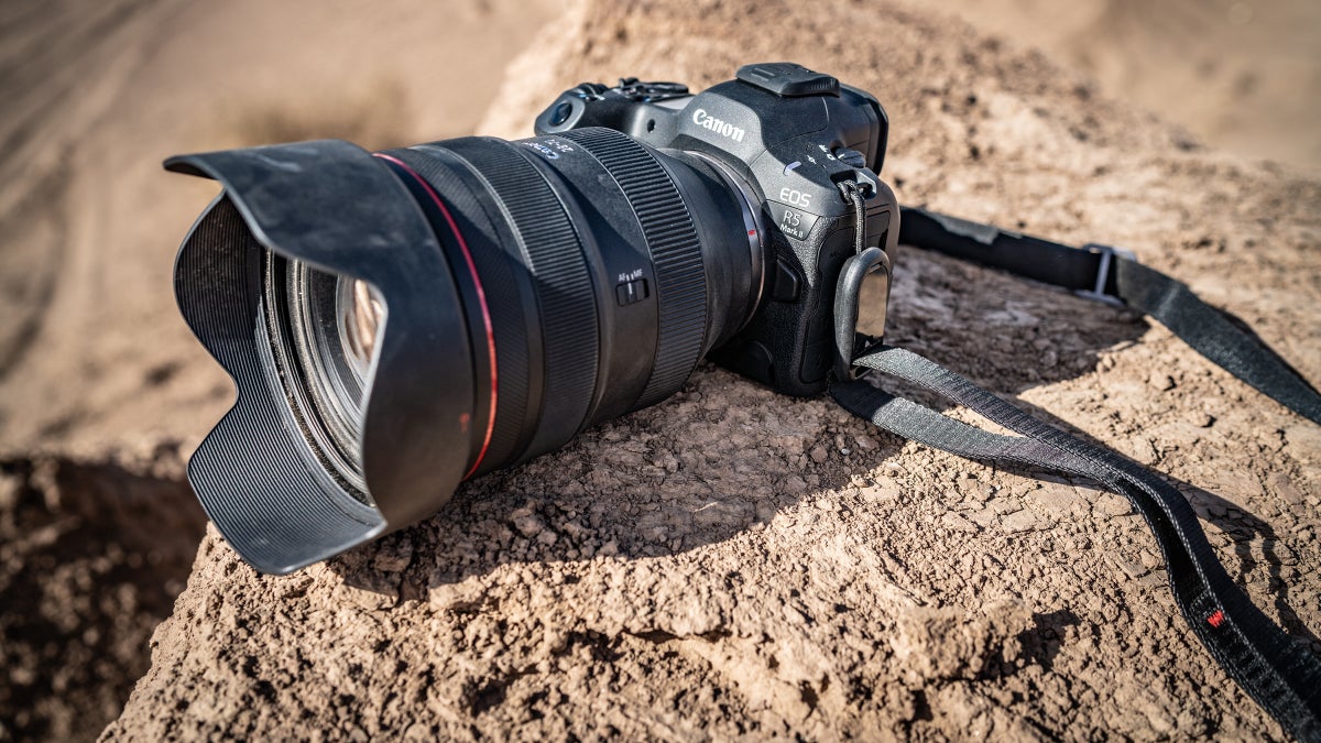 Our 4 Favorite Mirrorless Cameras for Adventurers and Travel Junkies