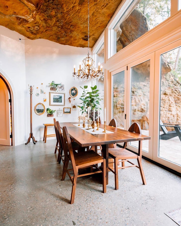 dining room at Dunlap Hollow Cave Airbnb in Ohio