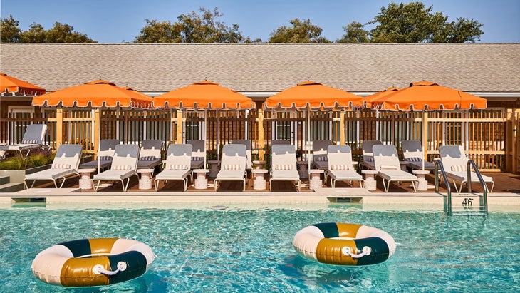 pool with floats