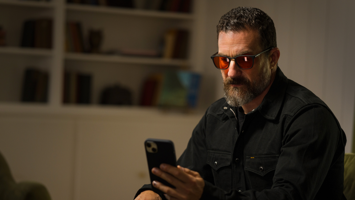Do Huberman's Wind Down Glasses Actually Work? We Asked Experts.