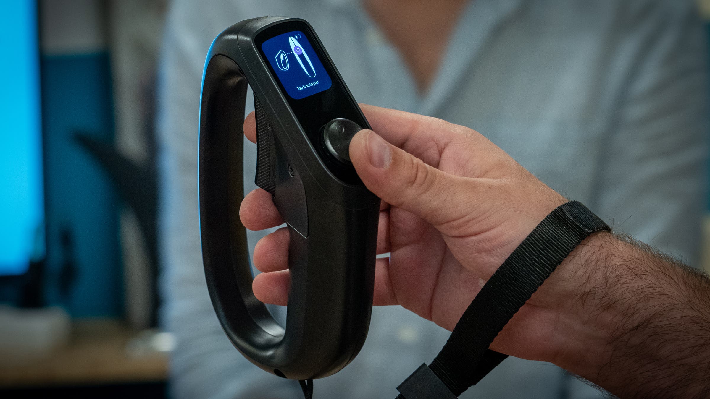 Lind hand remote controller