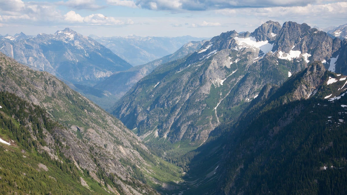 An Injured Hiker Screamed Across a Valley. The Yelling Saved His Life.