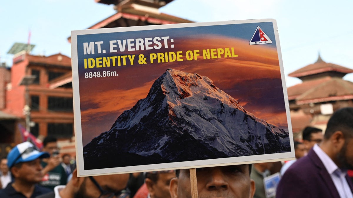 The Biggest Stories From Mount Everest in 2025: Rapid Ascents, Helicopter Rescues, and Failed Speed Records