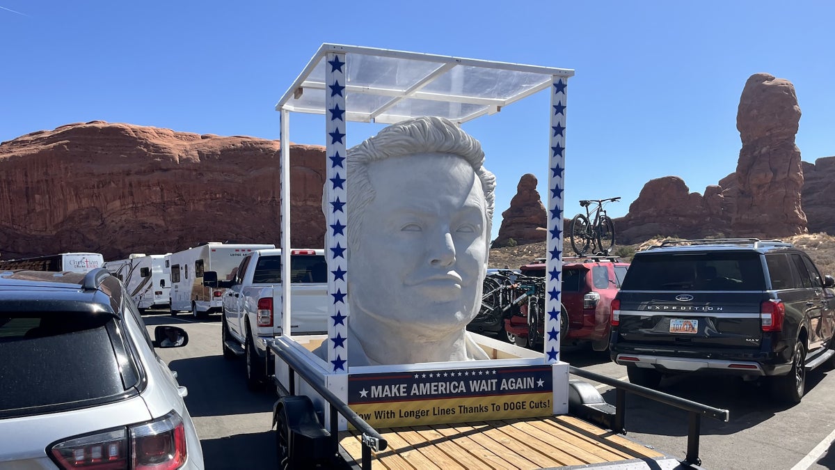 Who Made the Giant Elon Musk Head Spotted at Arches National Park?