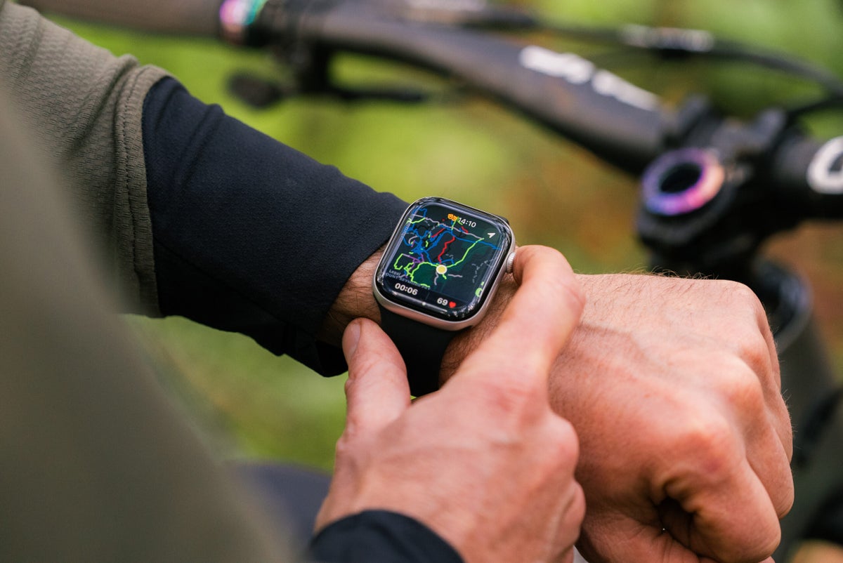 The New Trailforks Apple Watch App Keeps Users on Route and Offline