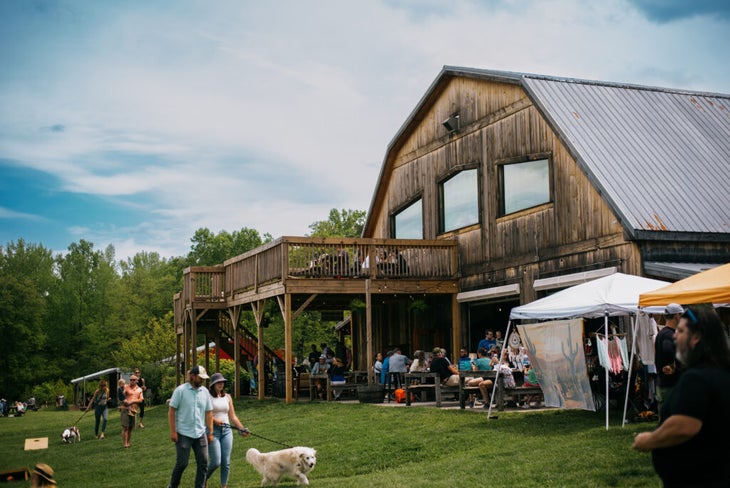 outdoor shot of fonta flora in north carolina, one of the most scenic breweries