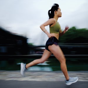 Author and runner R.F. Kuang running