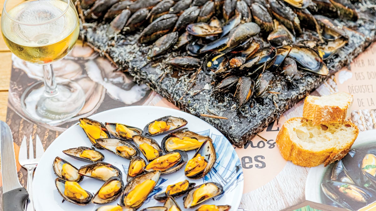 How to Cook a Perfect Éclade de Moules