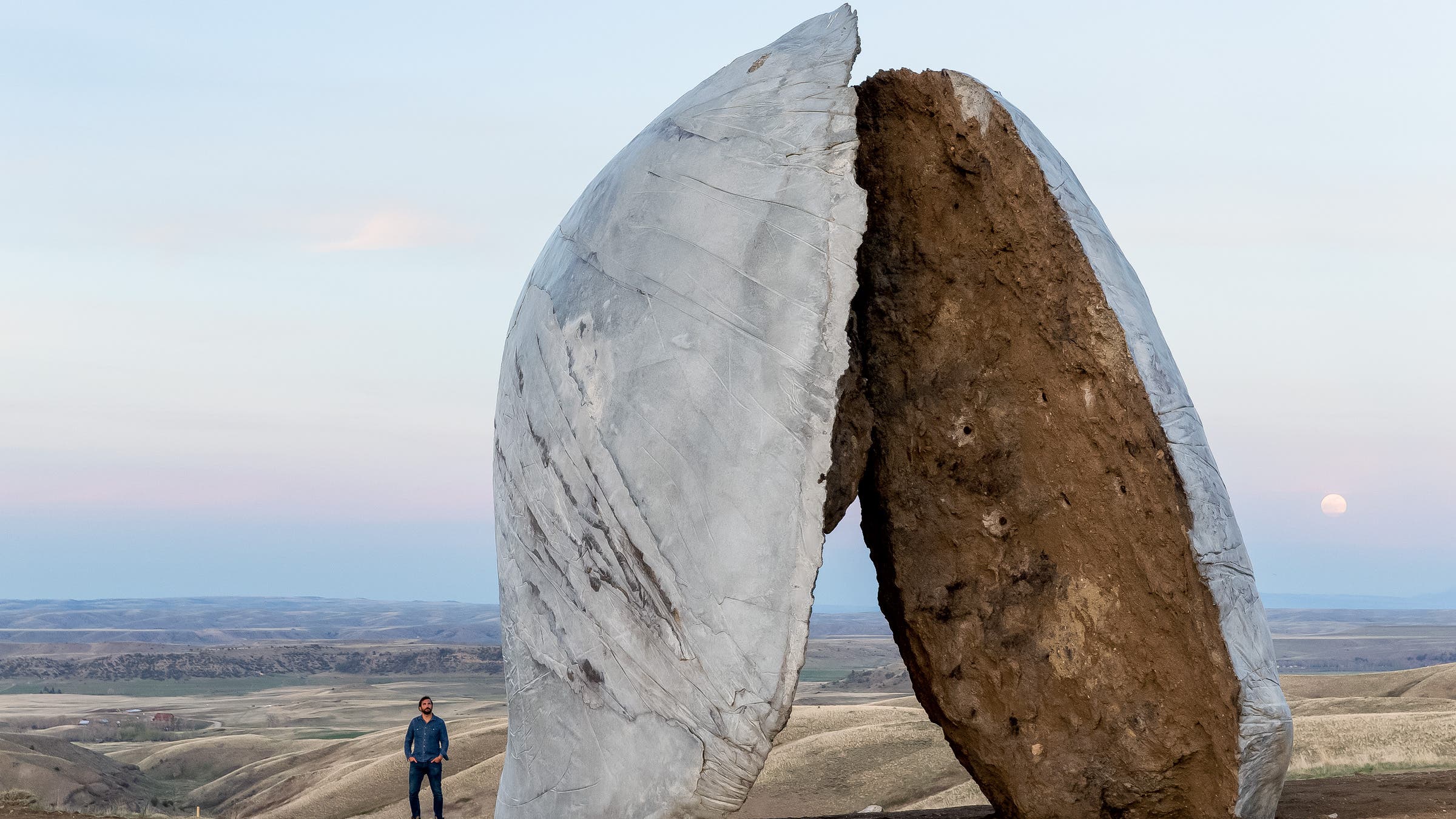 At Tippet Rise, the concrete Beartooth Portal (2015) by Ensamble Studio (Antón García-Abril and Débora Mesa) stands more than 30 feet tall.