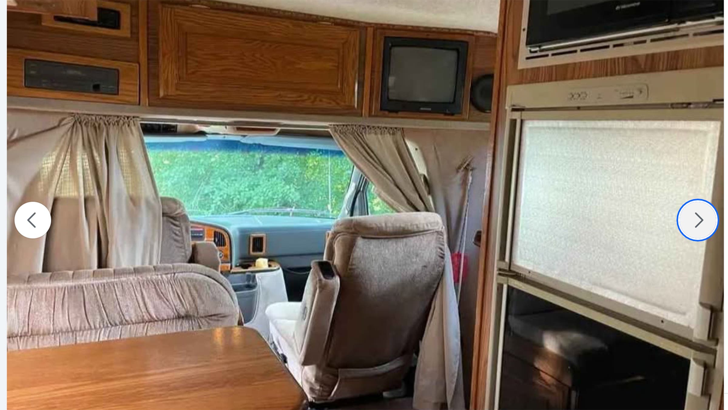 1996 Chinook E-350 Concourse RV interior