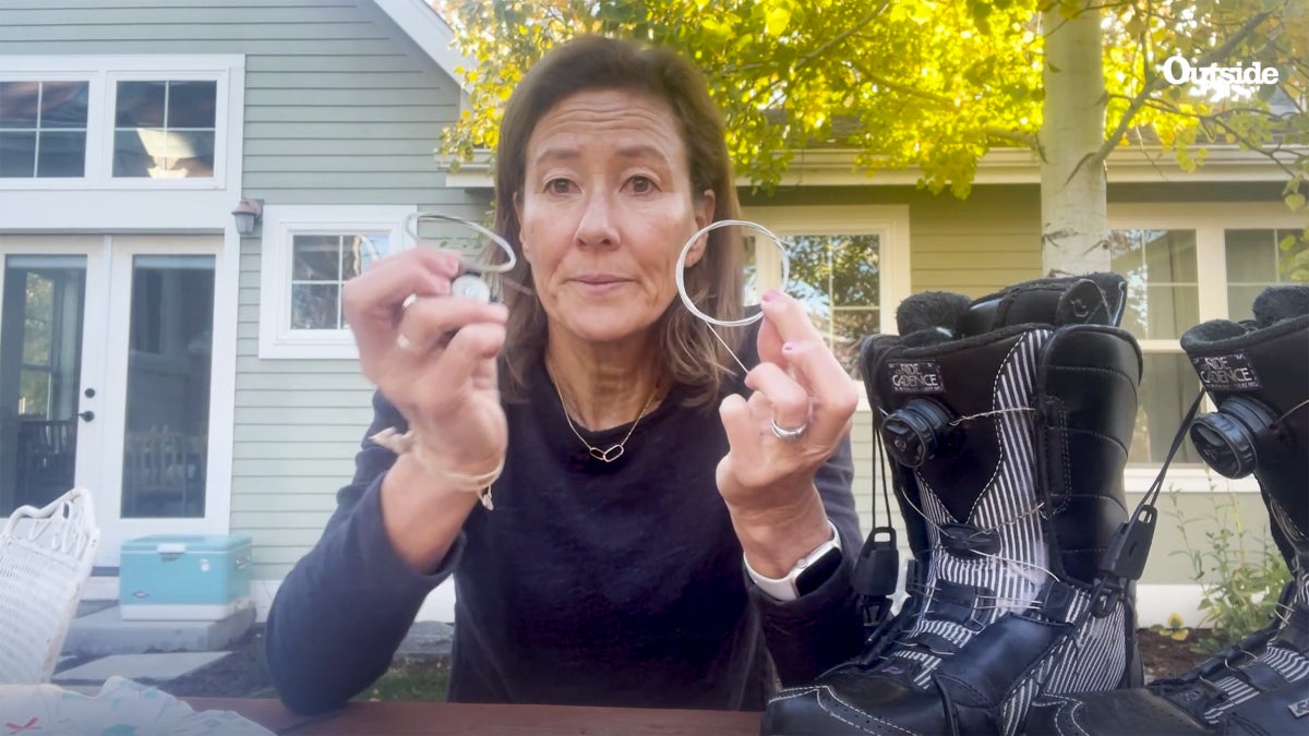 I Replaced the Worn-Out BOA Dials and Laces on My Snowboard Boots Myself, but Not Without Swearing