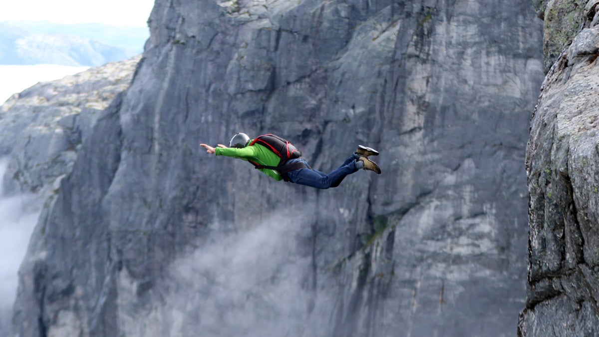 The National Park Service Is Chasing After Illegal BASE Jumpers in Yosemite