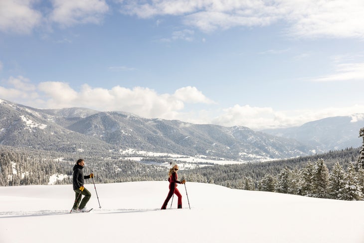 Snowshoers on the mountain