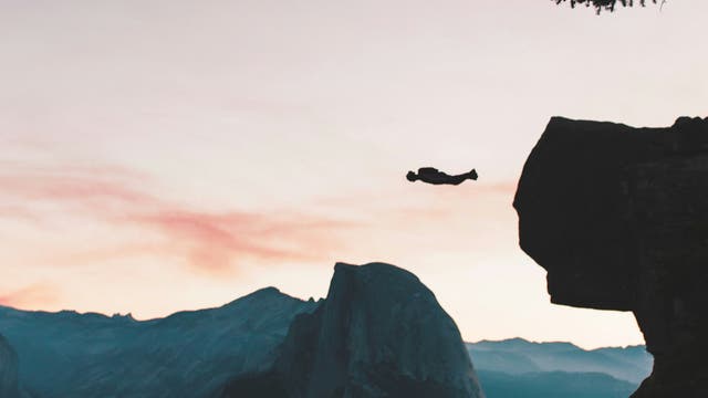 BASE Jumpers Are Taking Illegal Leaps in Yosemite During the Government Shutdown