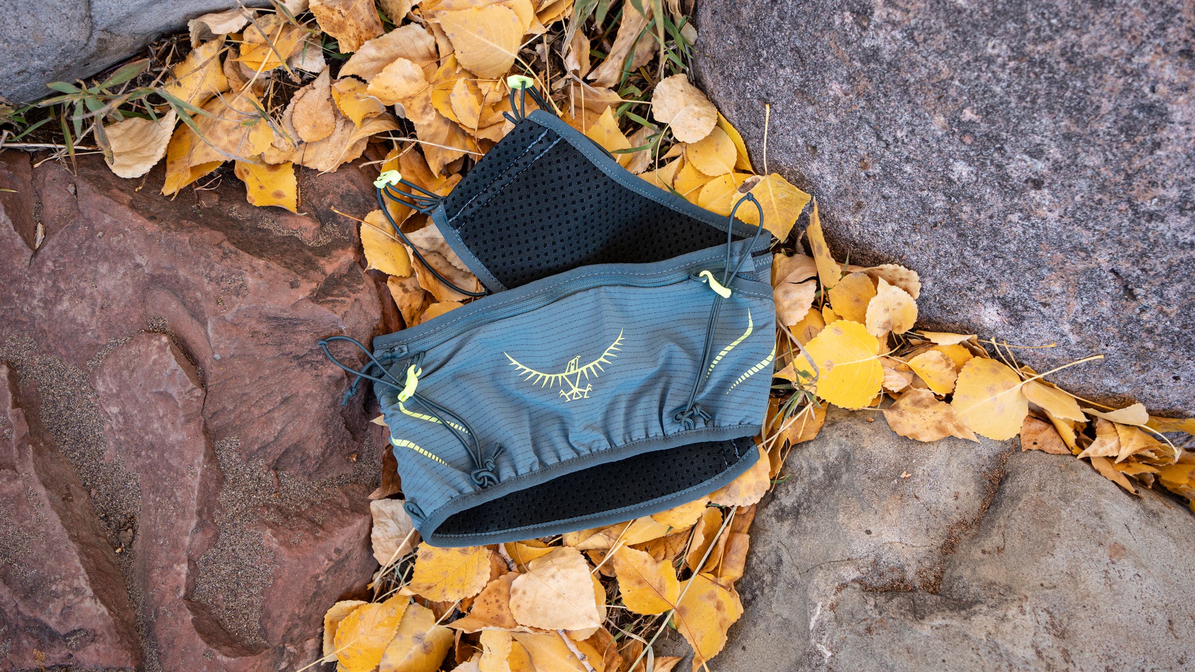 Osprey Duro Dyna Pro Belt on stones in leaves