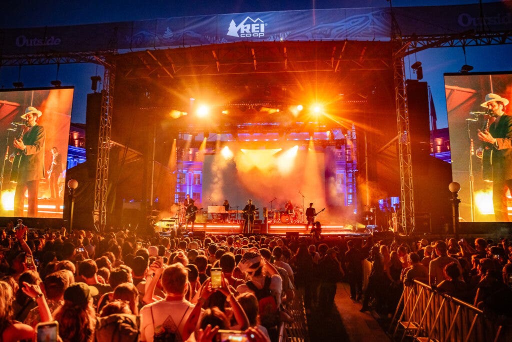 Lord Huron main stage