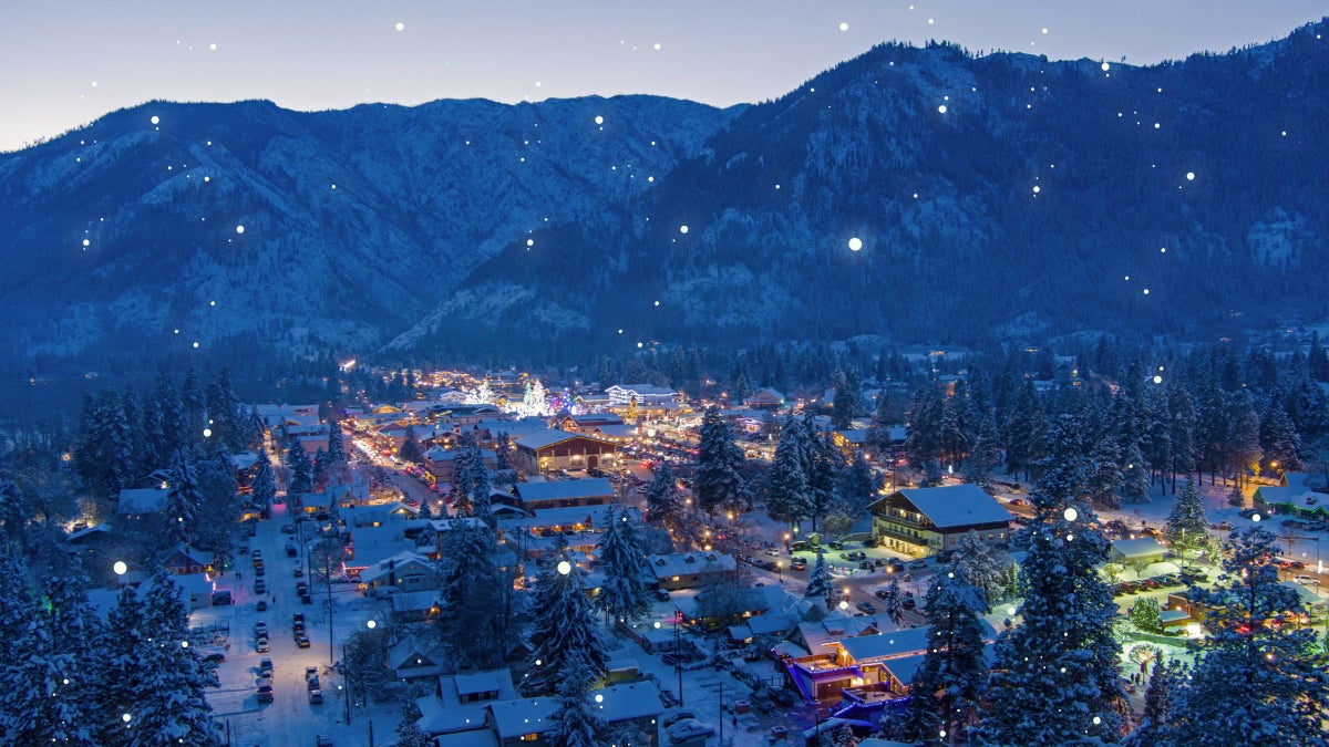 The 10 Most Festive Mountain Towns in America, Ranked by a Christmas Superfan