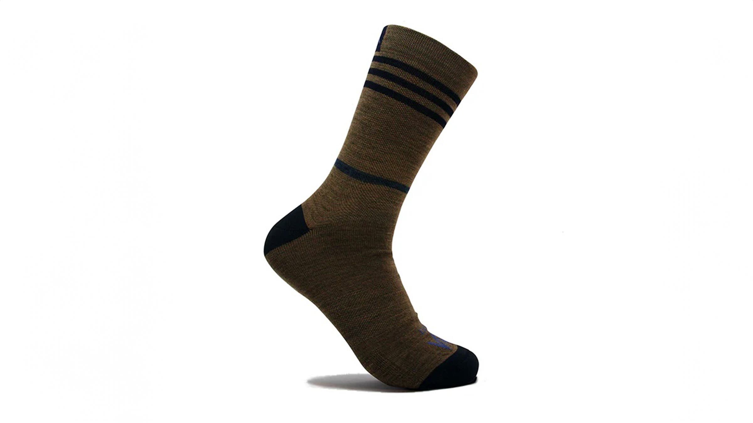 Mint Merino Drifter 7” running sock black and brown on white background.