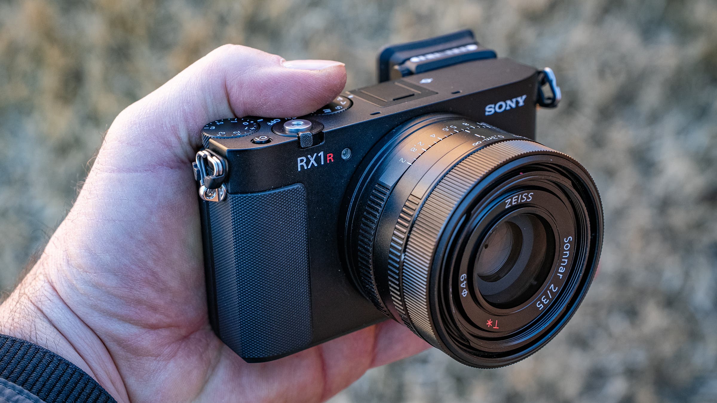 Compact camera versus smartphone