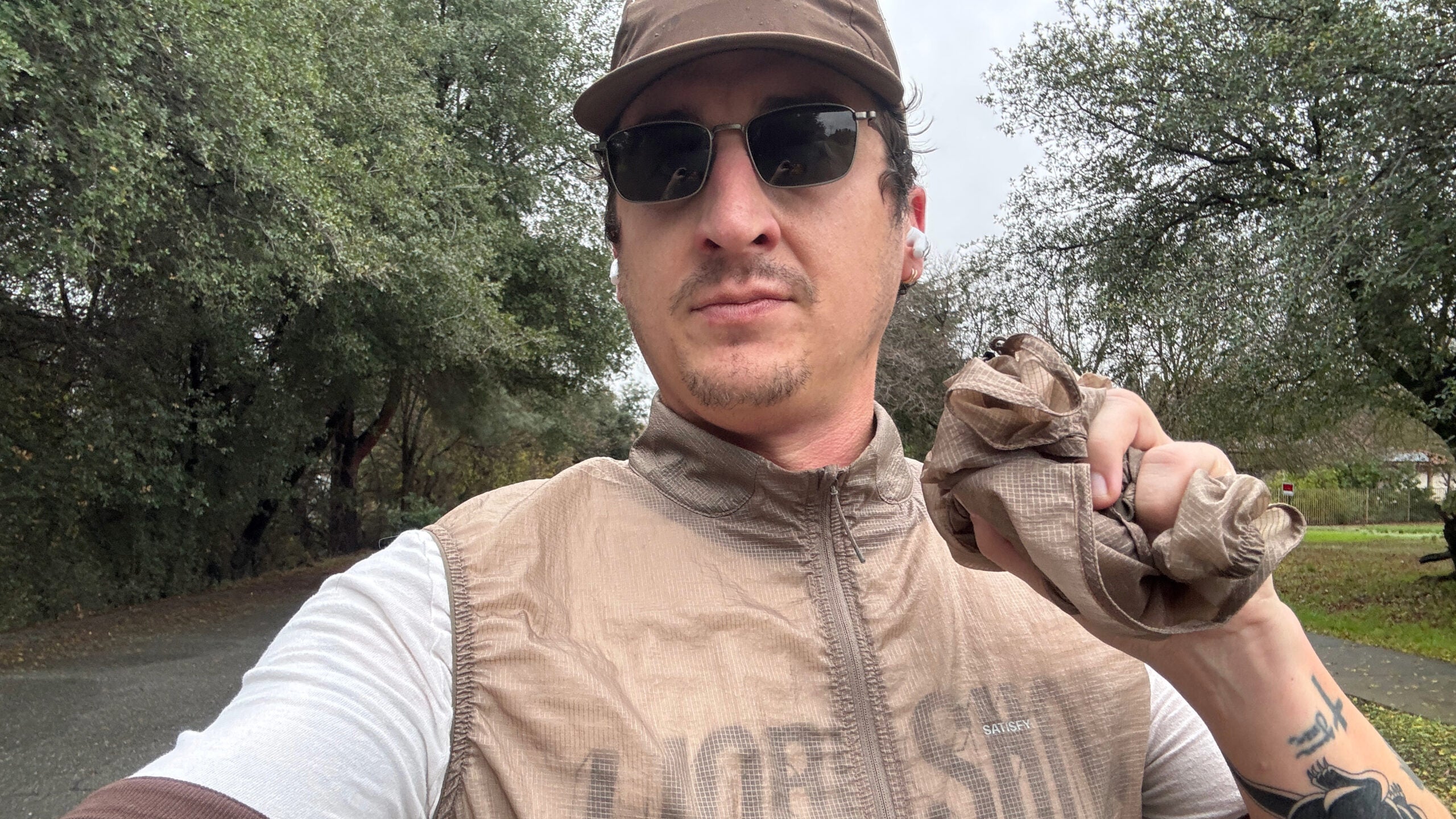 running in the satisfy rippy modular windbreaker review