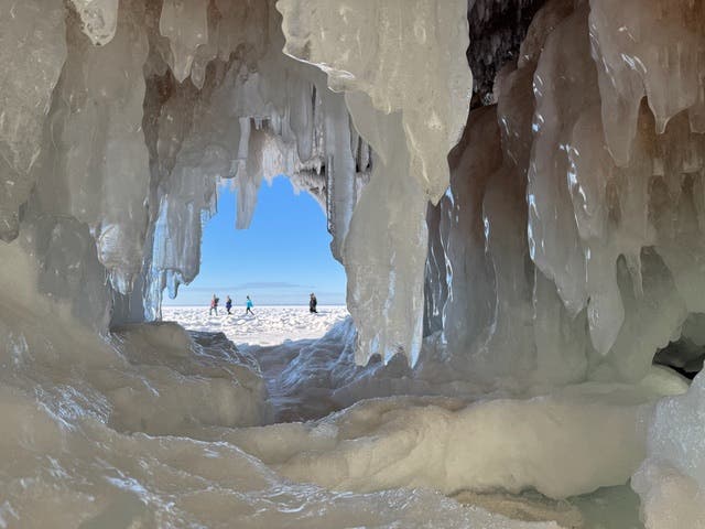 Apostle Islands Ice Caves 2026