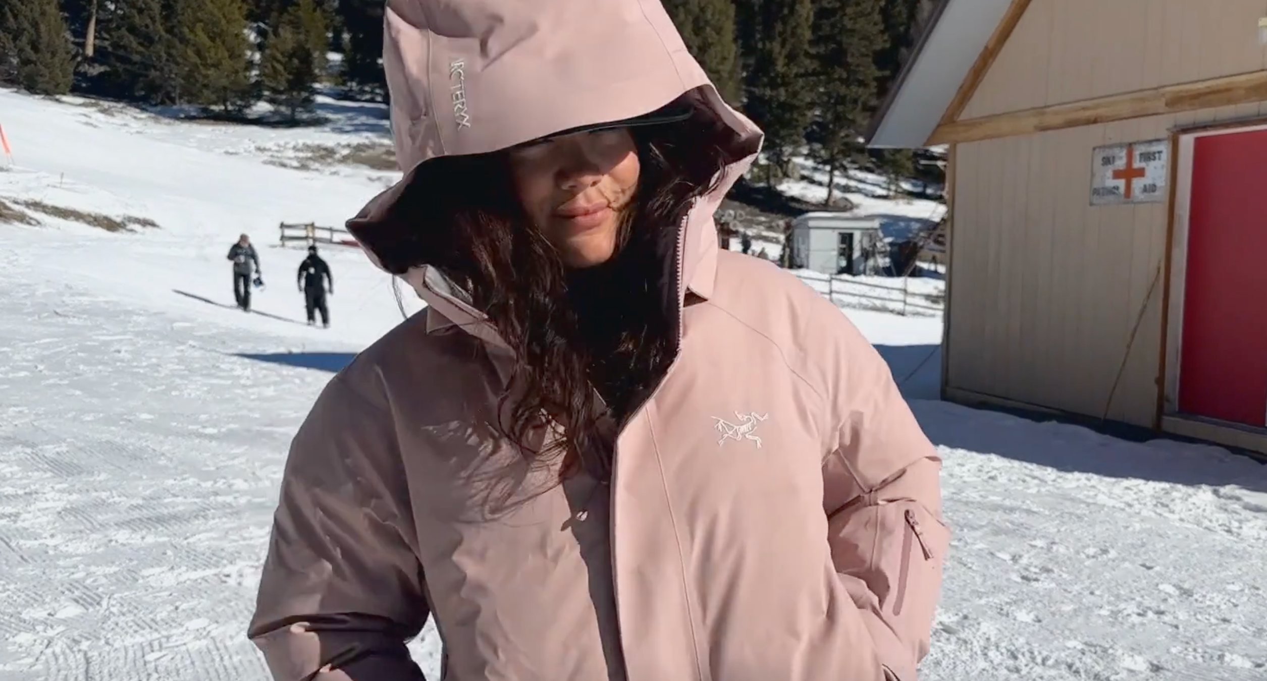 arc'teryx andessa women's down cute ski jacket in blush pink