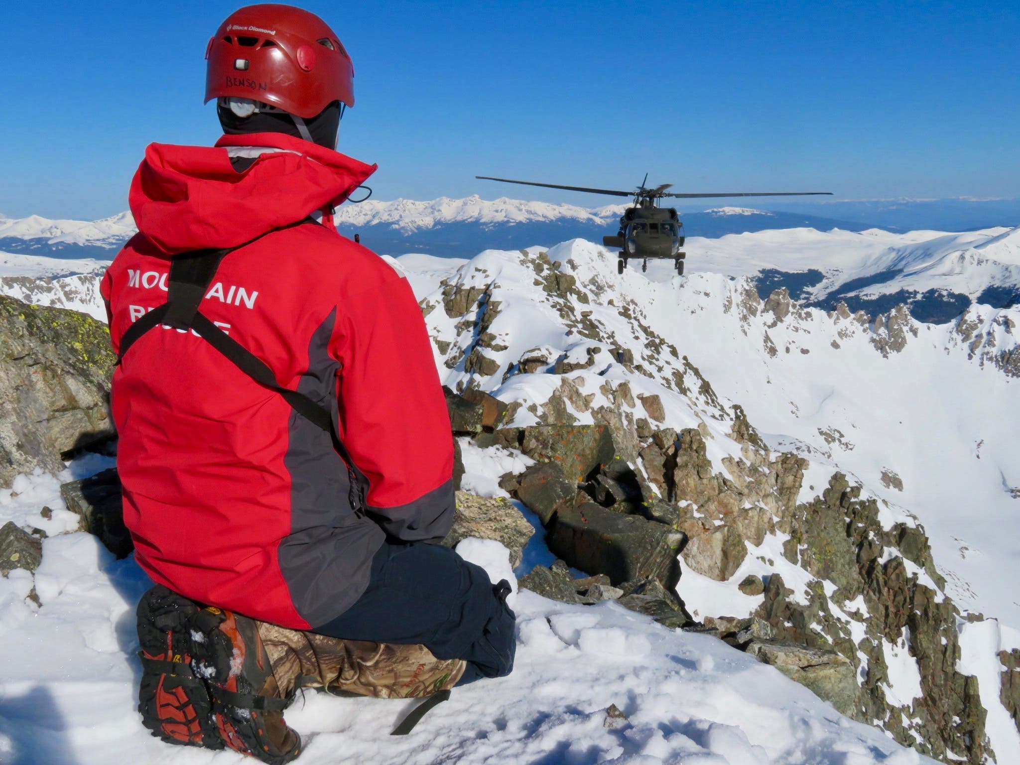 Here's How to Join a Search and Rescue Team