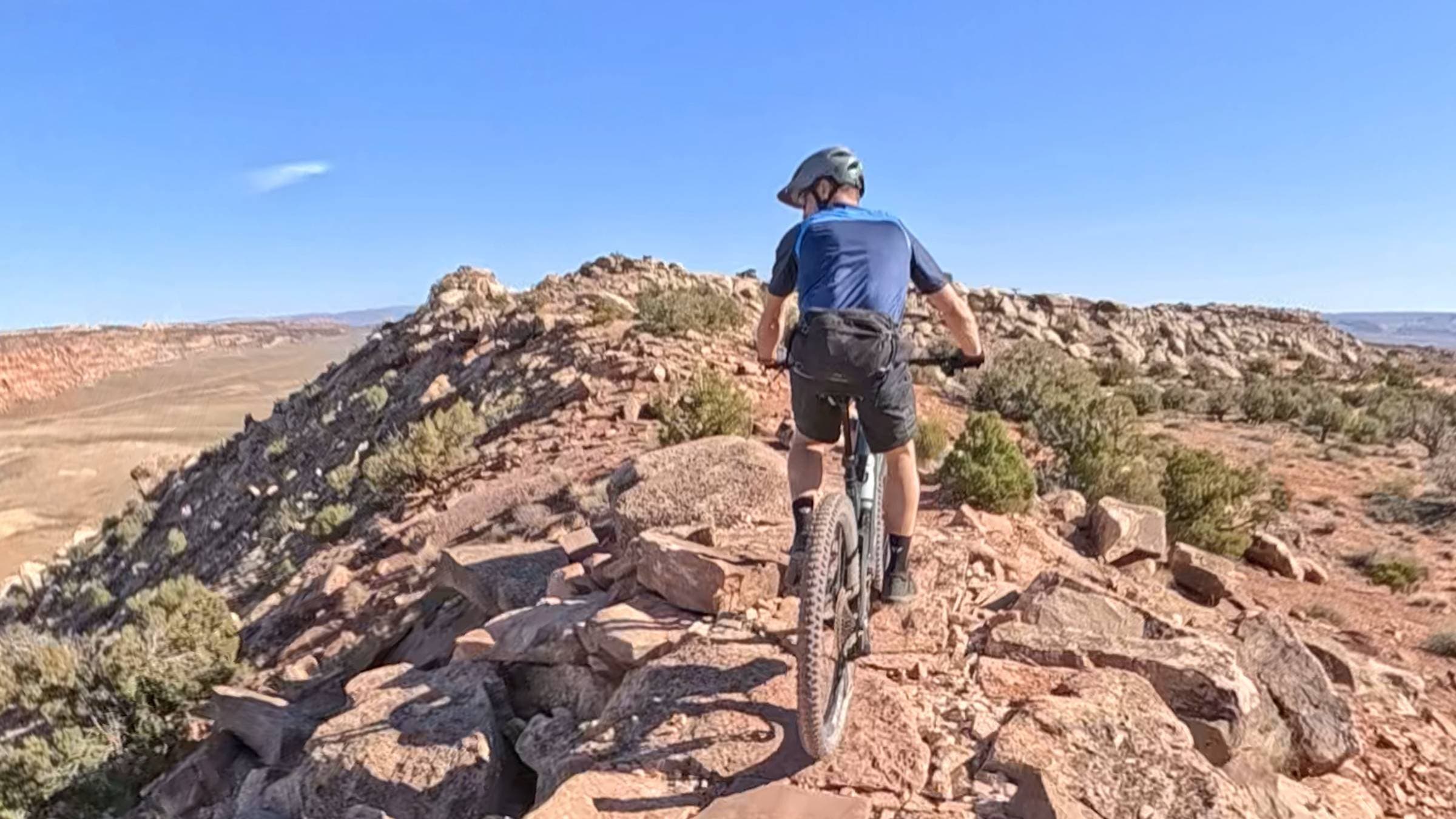 The Alaska Trail is a popular, roughly 1.5-mile singletrack mountain biking trail within the Klondike Bluffs area, located 15 miles north of Moab, Utah.